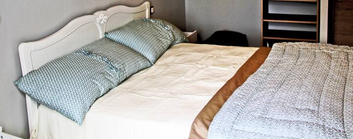 غرفة نوم رقم 2: مريحة جدا وأنيق الفراش