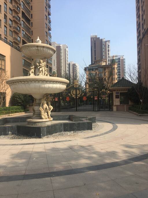 小区西大门欧式喷泉⛲️