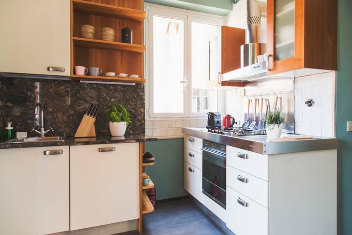 Charming S.Cecilia with balcony in Trastevere gallery image 5