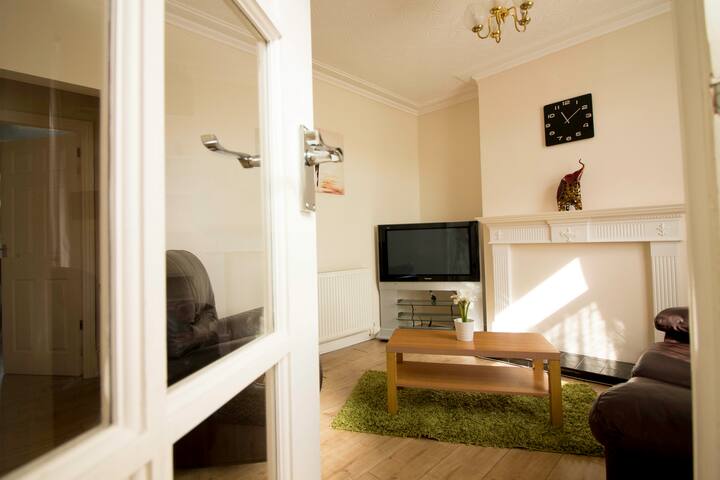 Ideal For Contractors - 4 Bed House - Selby