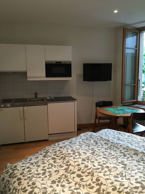 Living open to kitchen with a very cosy sofa bed (160X200)
