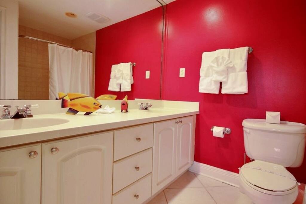 Guest bedroom ensuite