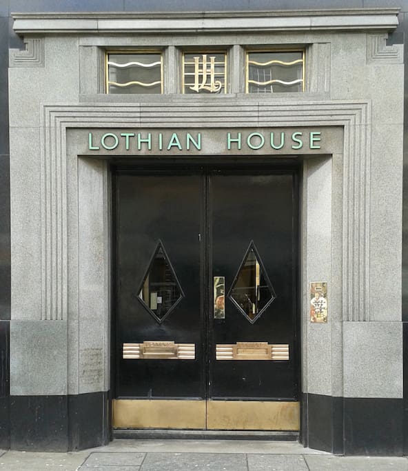 The entrance to Lothian House