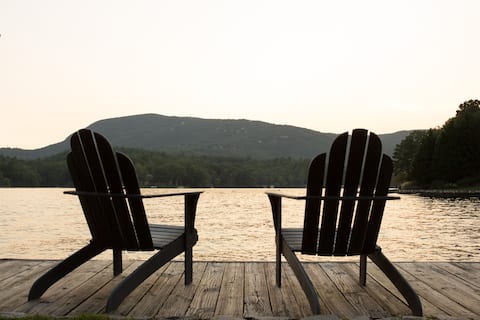 Lakefront Bliss Nestled in Great Smoky Mountains