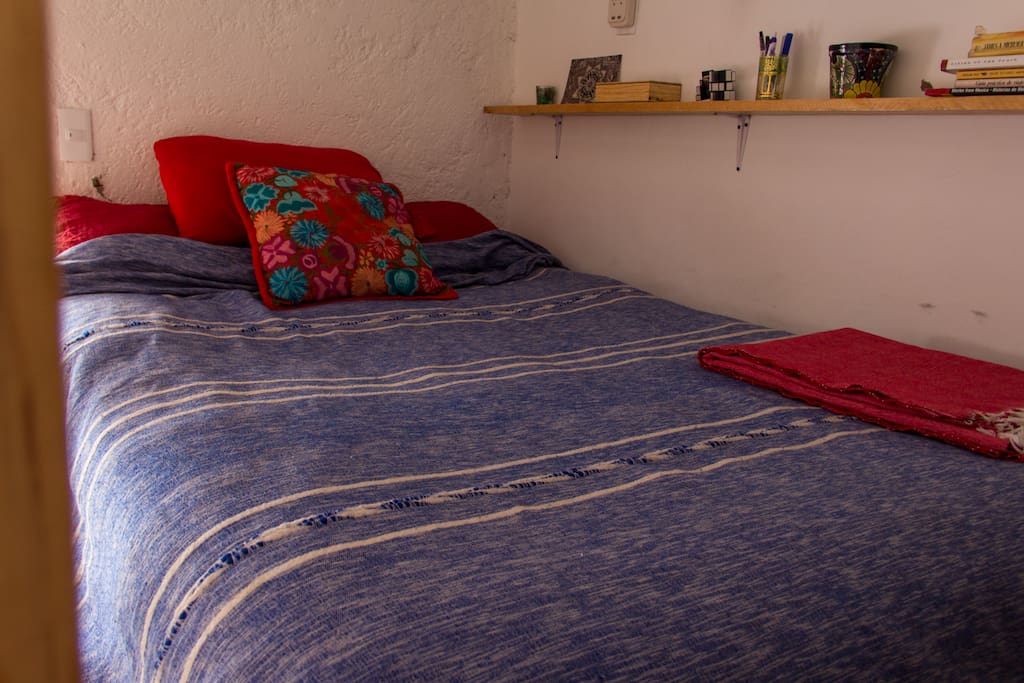 Full size bed