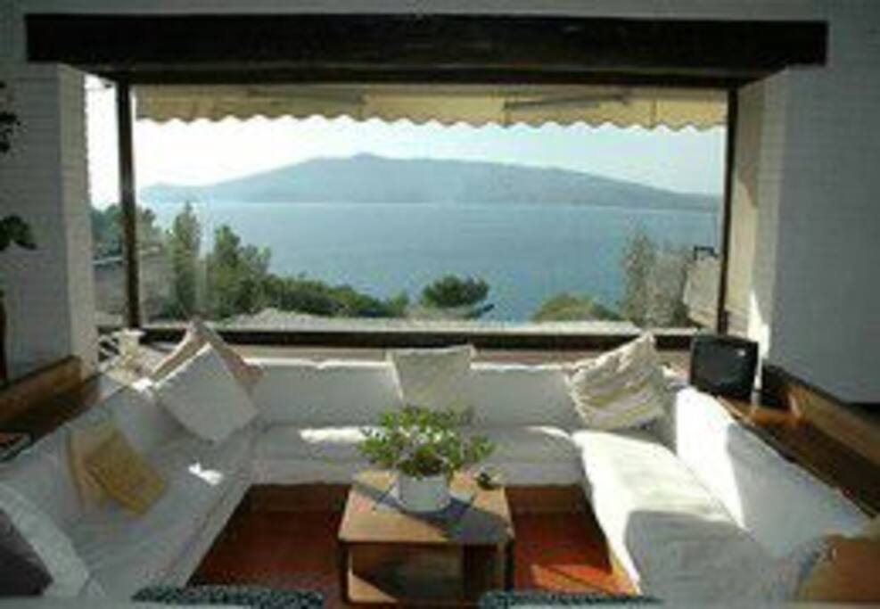 zona living,interrata vista mare