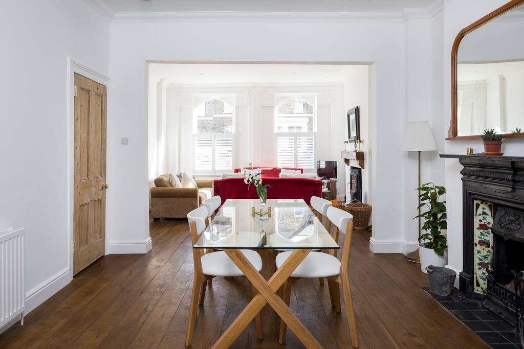 This is a charming mix of modern and classic.