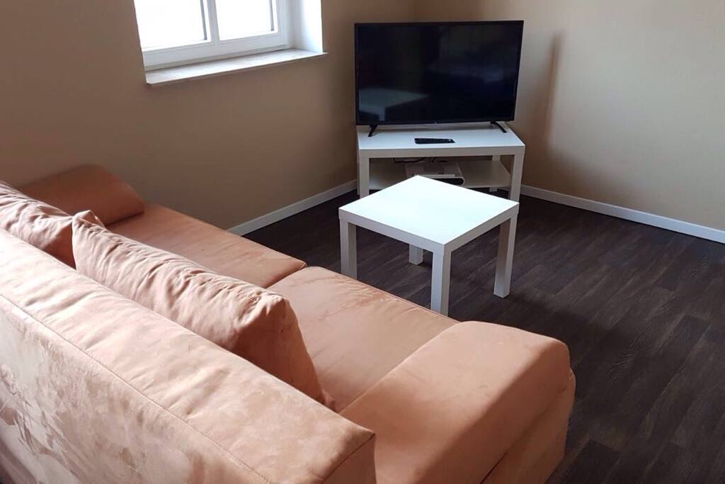 Schlafsofa mit Flach-Bildschirm und home entertain