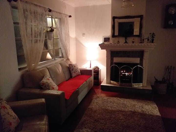 Ebenezer Cottage, 8 Bloomfield Road - 누와라 엘리야