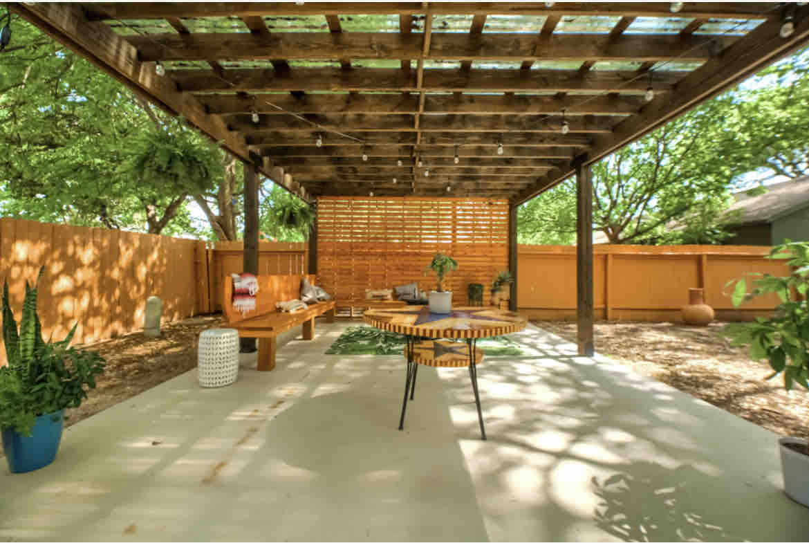 Home Away from Home in South Austin w patio