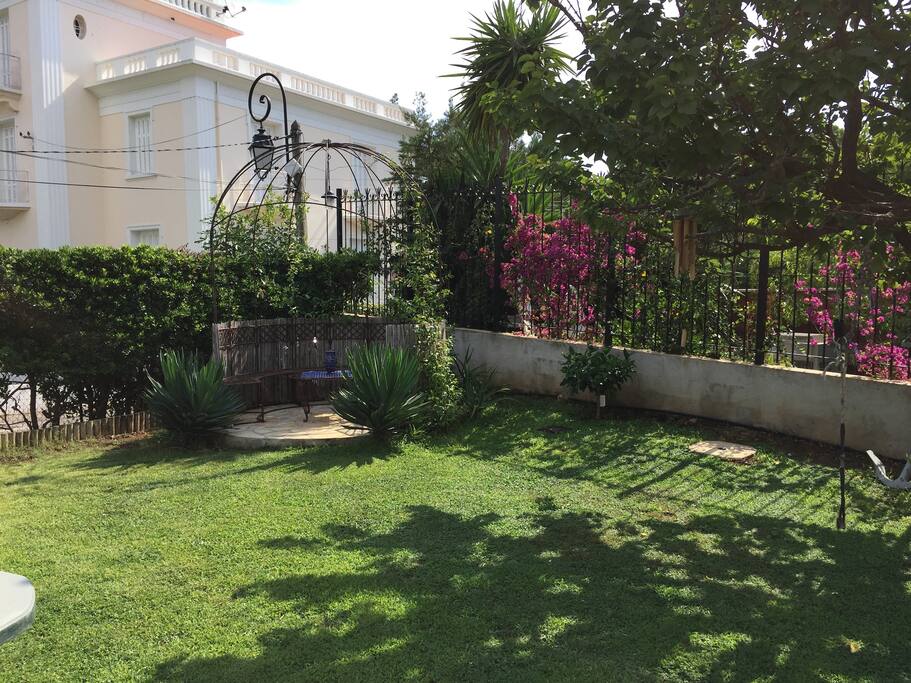 Jardin mis à disposition.