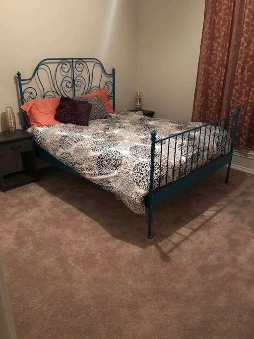 Private bedroom with queen bed, extremely comfortable mattress!