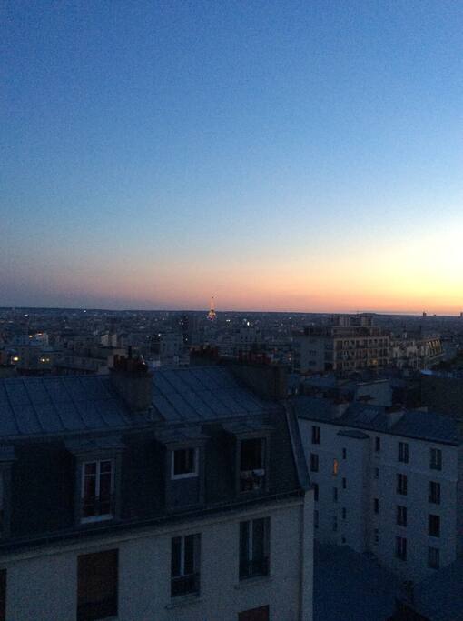 Vue du salon au soleil couchant/ View from the living room