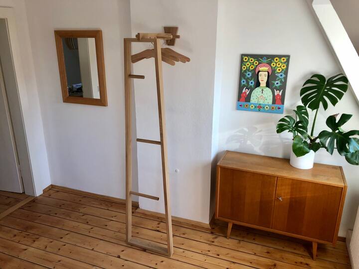 现代化的室内装潢与包豪斯风格的木制家具（工作坊Hellerau等）