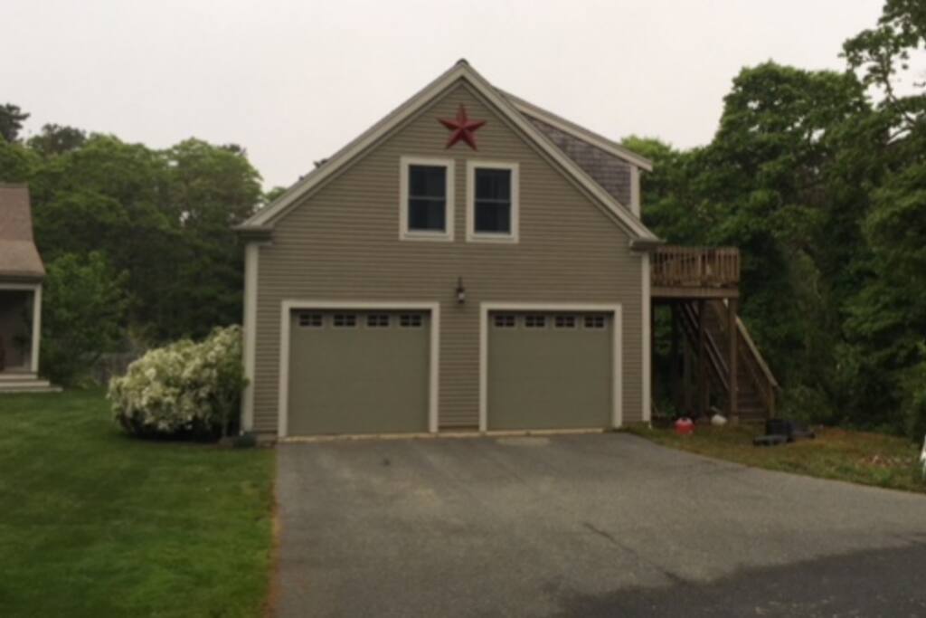 Private Studio Apartment above detached garage