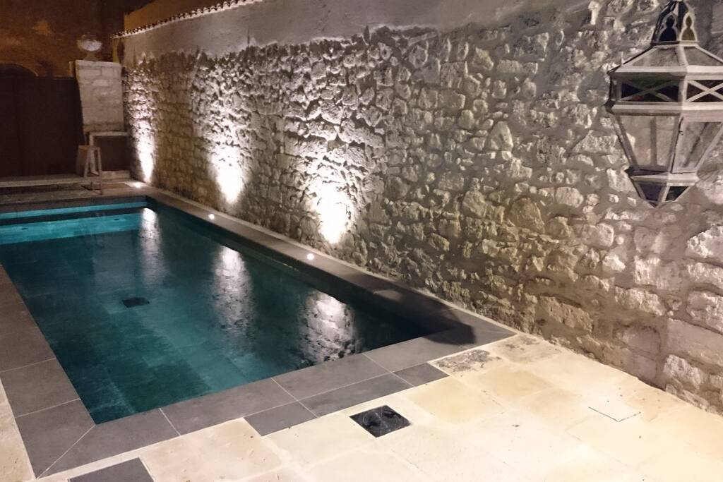 Piscina di notte
