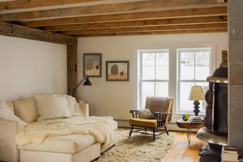 Bristol Falls Cozy Getaway