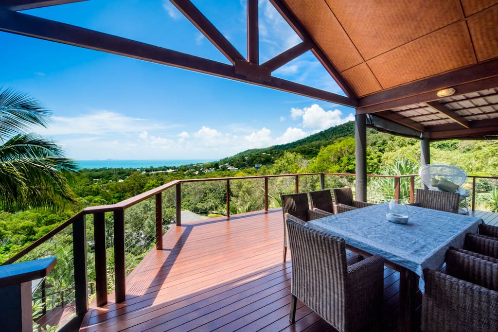 Huge upper deck with fabulous views, great for dining, with bbq