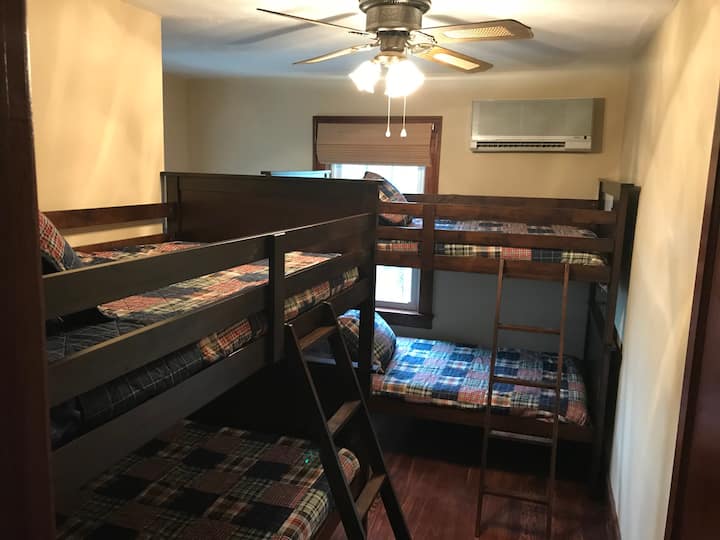 3rd Bedroom with 2 sets of bunk beds