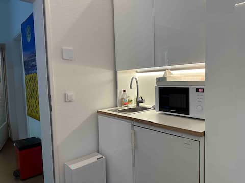 Popular Airbnb listing: Cozy studio in trendy district (no shower) in Ottensen