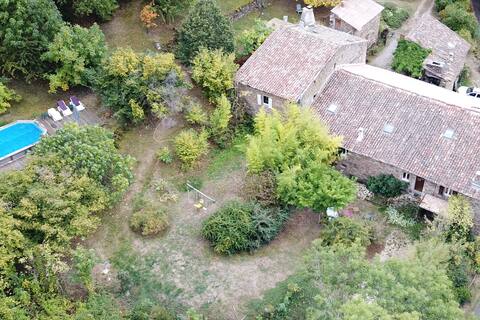 Gîte 6 pers. "l'Ostau"