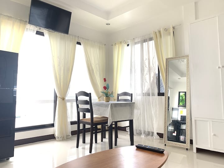 Luna’s Beach House - Oslob