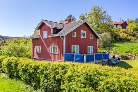 Charming and lovely house on beautiful Nösund year-round