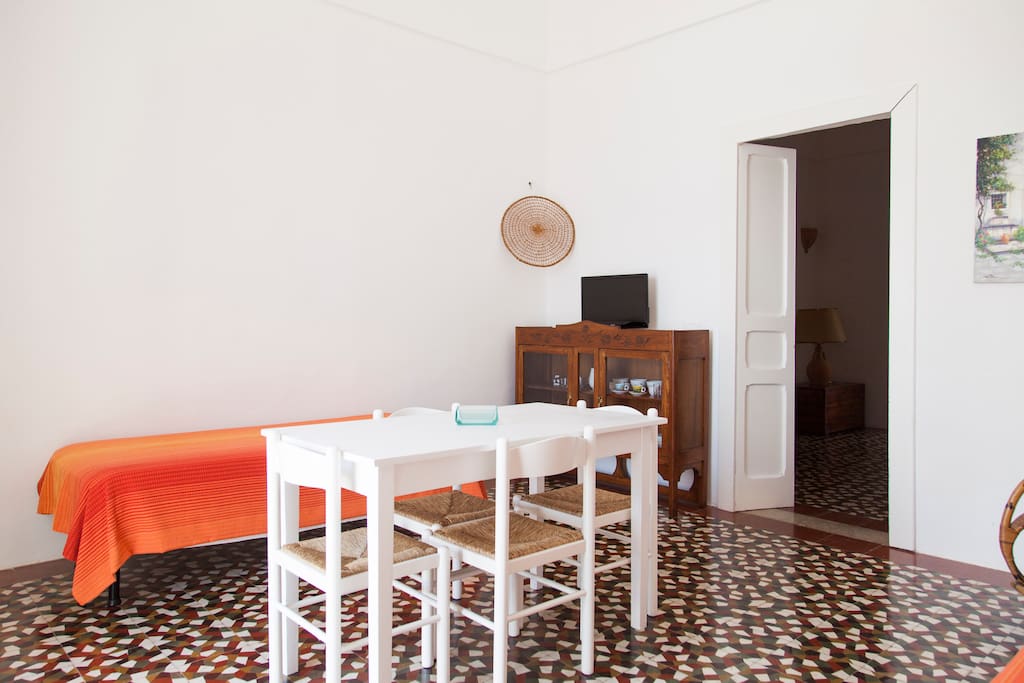 Ingresso-Soggiorno-Letti singoli/Entrance-Living room-Single beds