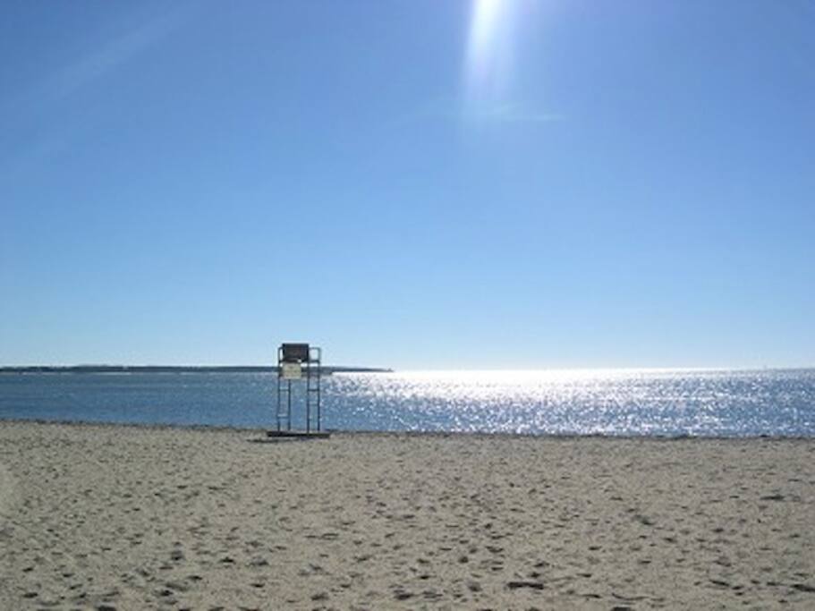 Beautiful Keyes/Sea Street Beach is just around the corner. We provide lots of beach chairs, a rolling cooler & sun umbrella.