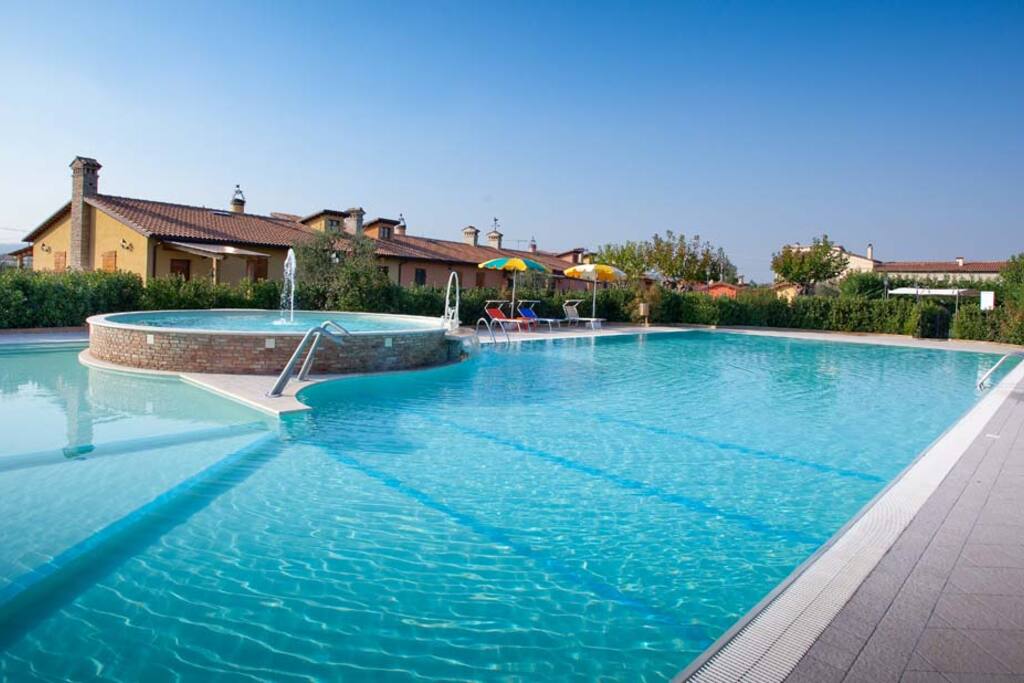piscina di giorno