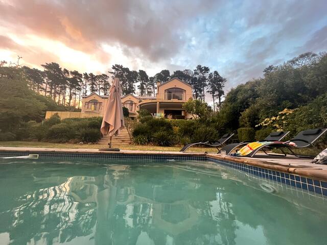 Stunning house in private estate in Hout Bay gallery image 3