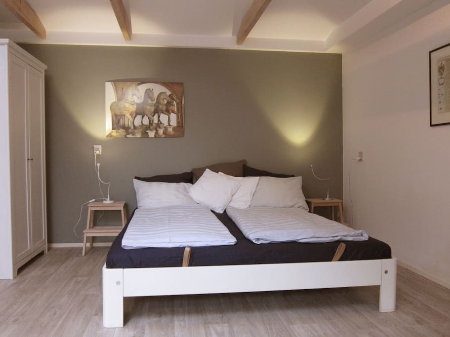 Heerlijk breed bed