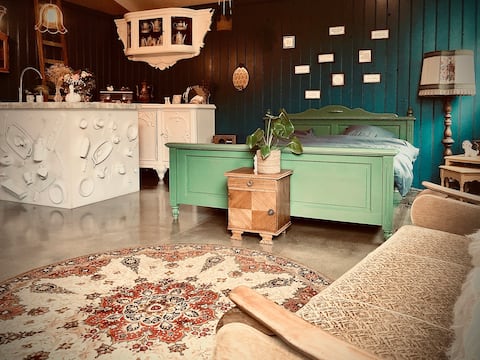 Lovely vintage stay in the centre of Giethoorn