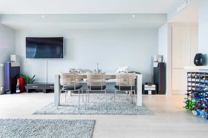 Central Designer Penthouse 19th floor-Amazing view gallery image 4