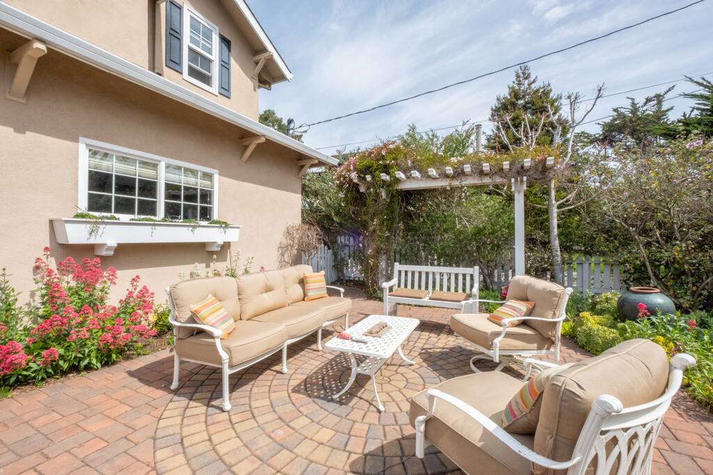 Secluded front patio