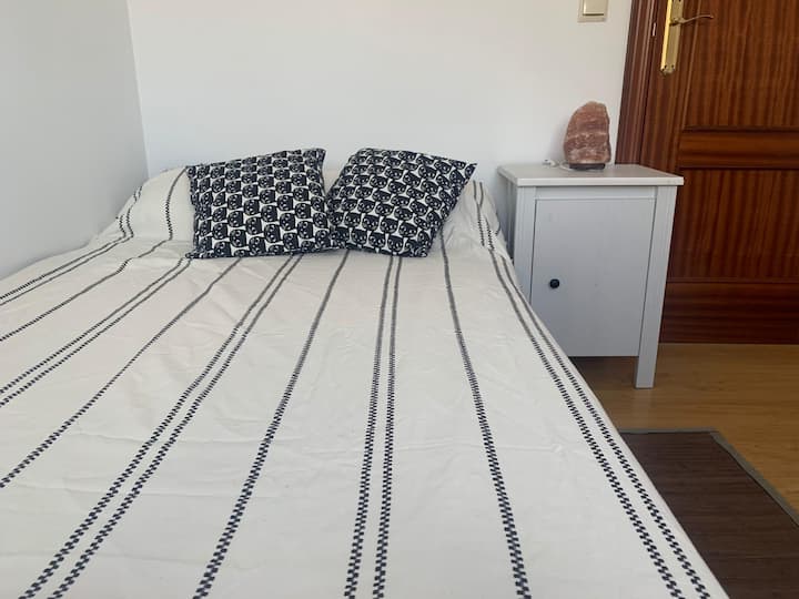 חדר שינה, 105 מיטות.