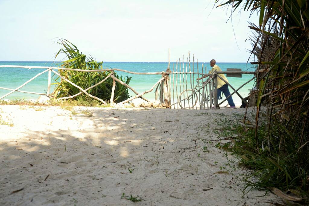 Private access to the beach