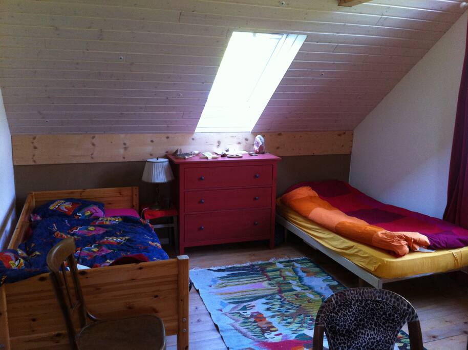 Zimmer Nordseite
2 Betten