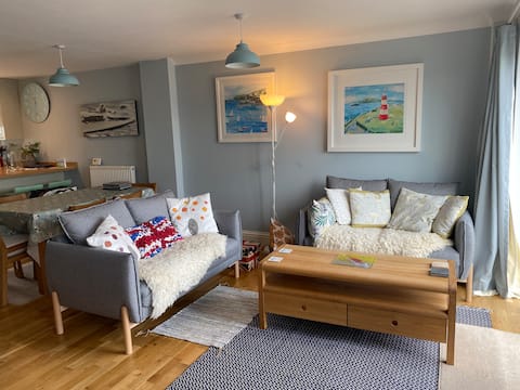 Successful Airbnb property: Mountbatten 3 bed, 3 bath home with a ‘wow’ View in Wembury