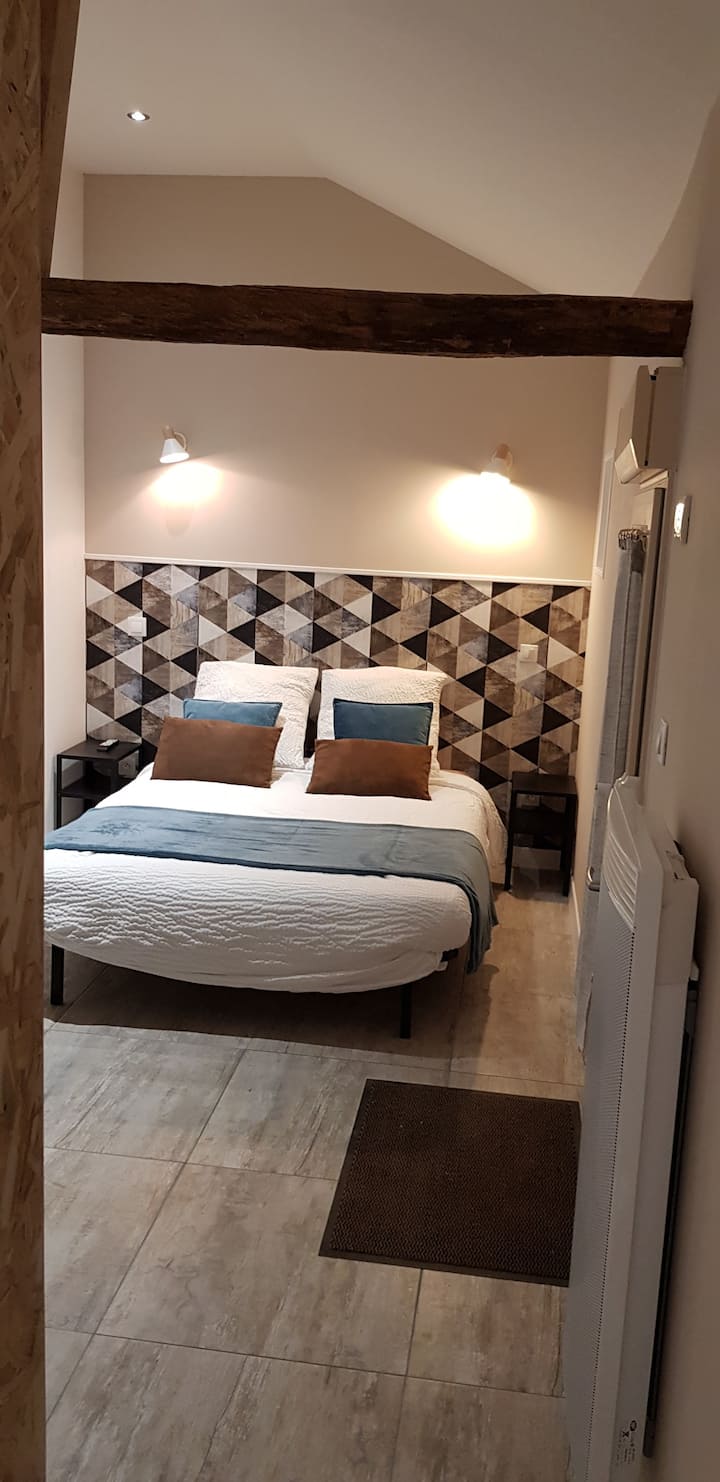 Independent room 5 min Gevrey Chambertin Tiny houses for Rent in