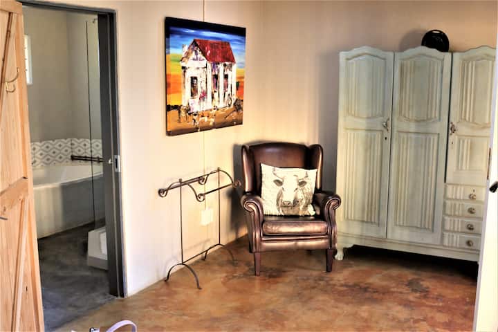Sabie Self-catering Holiday Home - “Round Here” - Sabie