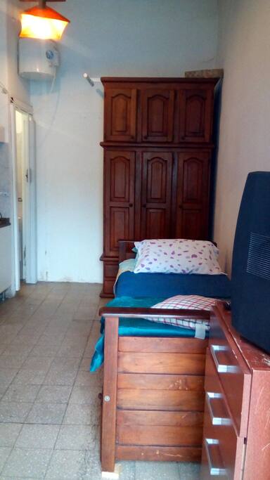 cama de una plaza c/otra cama carro debajo y placard