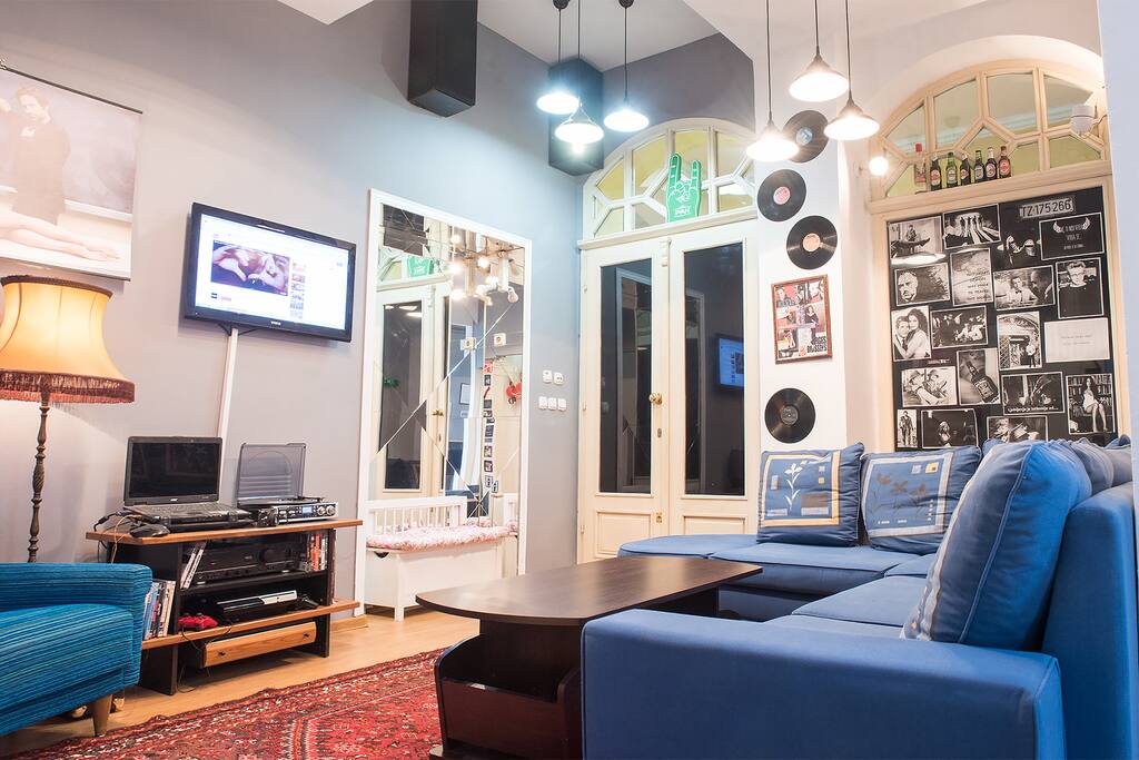 This is the living room, you can enjoy TV, PS3, music there. It is full of details so you will not be bored.