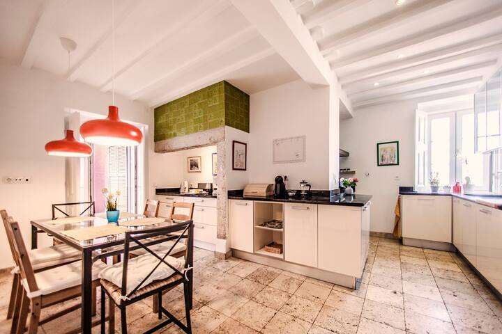 Boho-chic Alfama apartment with a river view gallery image 5