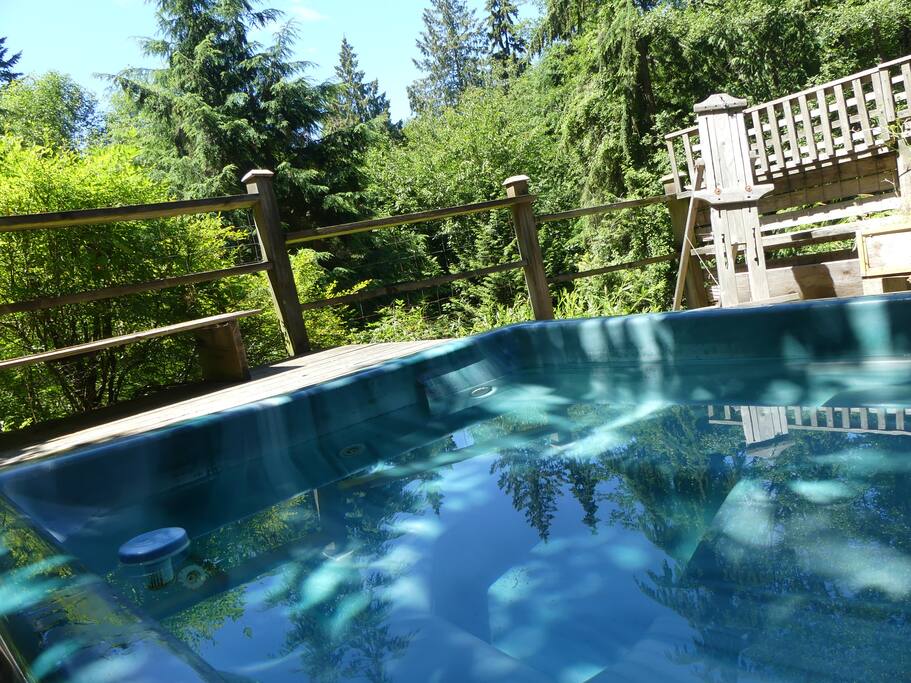 Hot tub