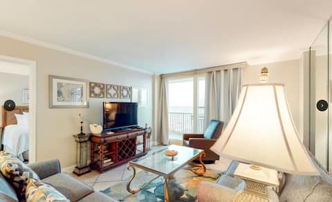 Popular Airbnb listing: Spectacular views! GULF FRONT!! Recent renovation! in Crestview / Fort Walton Beach / Destin
