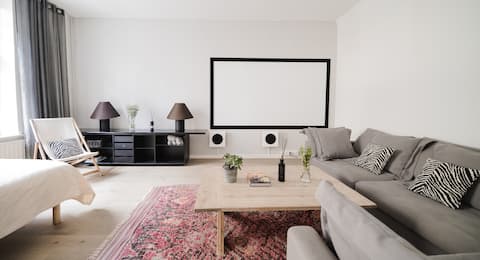 Popular Airbnb listing: 3. Modern Apartment 100m2 + Projector in Uusimaa