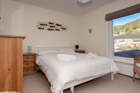 In the heart of Ventnor, minutes from the beach