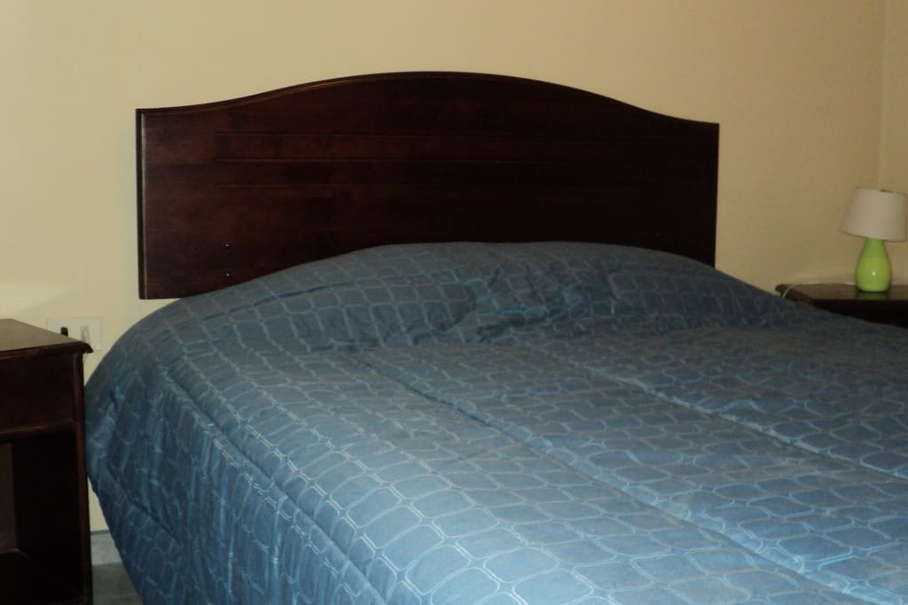 Dormitorio matrimonial con el ambiente familiar intimo.