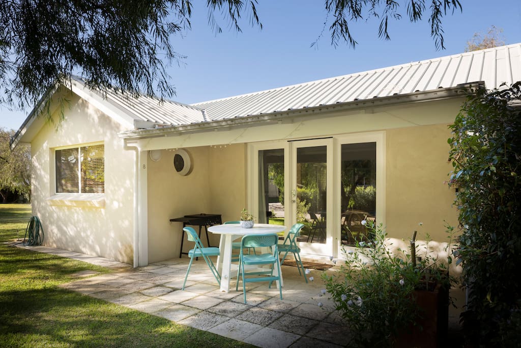 2 Bedroom Beach Cottage opposite the beach in Dunsborough. Set amongst trees and gardens, with outdoor setting and bbq.